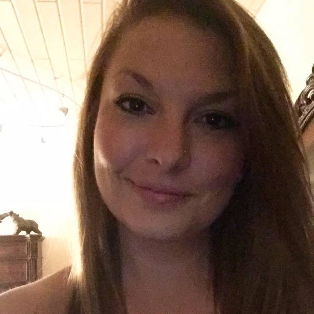 Meet your Posher, Ayla